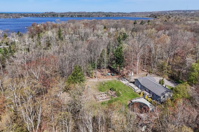 4895 W Birch Lane, Pentwater, MI 49449