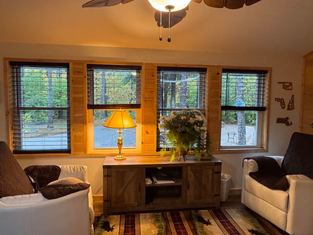 17 Amidon Lane, Tamworth, NH 03886