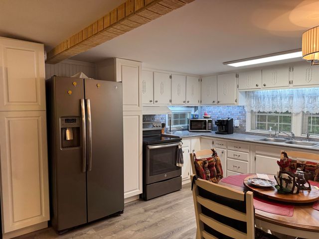 17 Amidon Lane, Tamworth, NH 03886