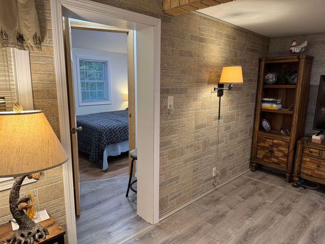 17 Amidon Lane, Tamworth, NH 03886