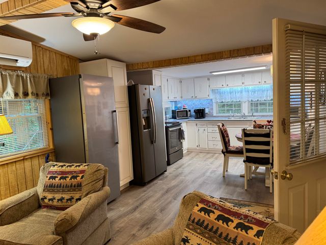 17 Amidon Lane, Tamworth, NH 03886