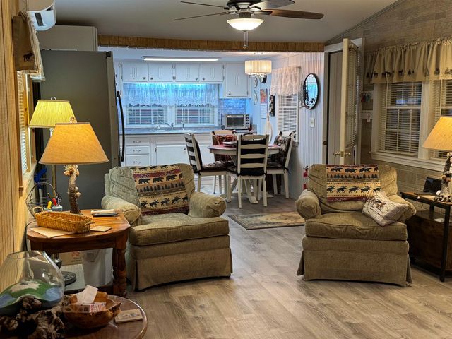 17 Amidon Lane, Tamworth, NH 03886