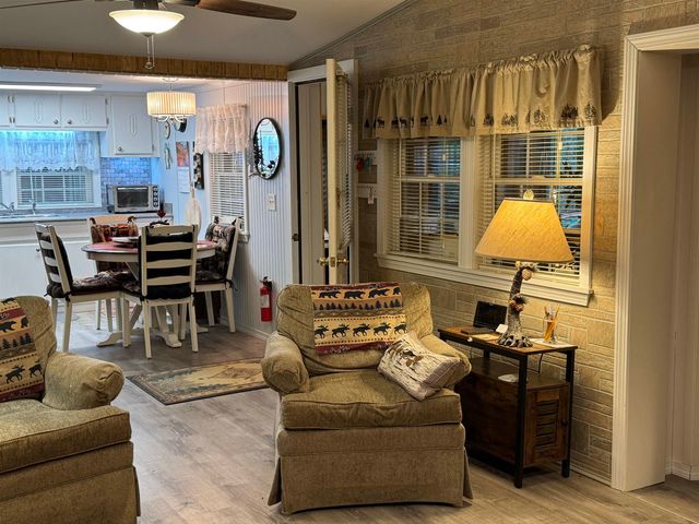 17 Amidon Lane, Tamworth, NH 03886