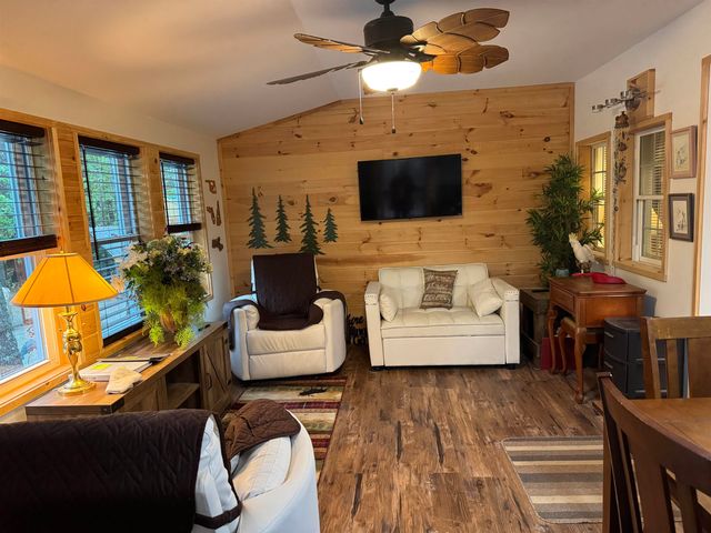 17 Amidon Lane, Tamworth, NH 03886