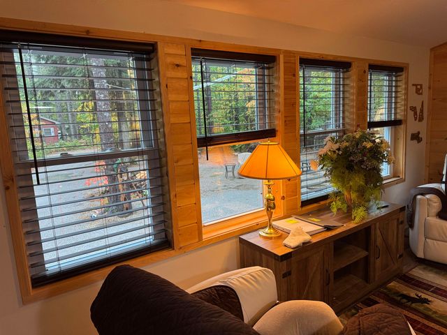 17 Amidon Lane, Tamworth, NH 03886