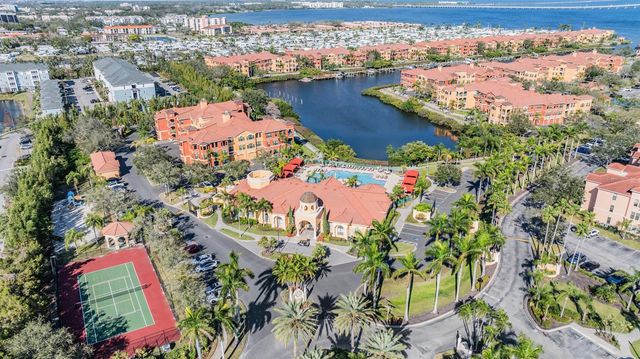 2733 VIA CIPRIANI 814A, Clearwater, FL 33764