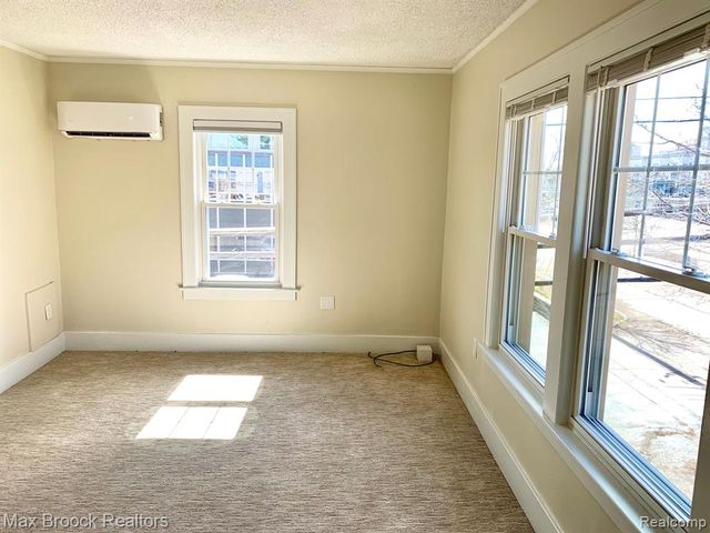 156 N Worth 2S, Birmingham, MI 48009