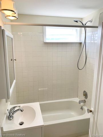 156 N Worth 2S, Birmingham, MI 48009