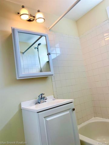 156 N Worth 2S, Birmingham, MI 48009