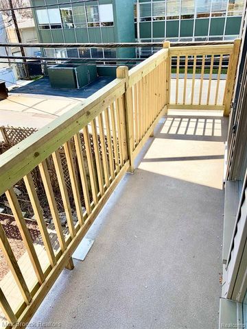 156 N Worth 2S, Birmingham, MI 48009