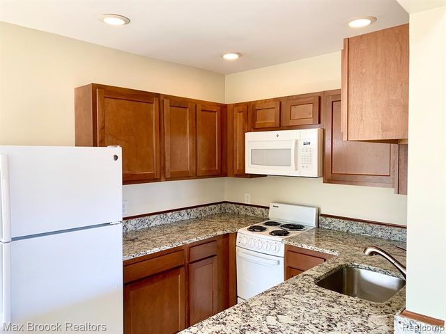 156 N Worth 2S, Birmingham, MI 48009