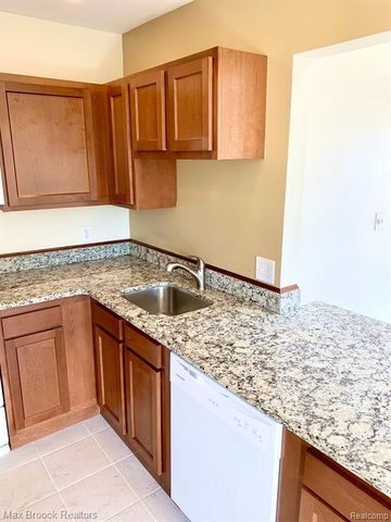 156 N Worth 2S, Birmingham, MI 48009