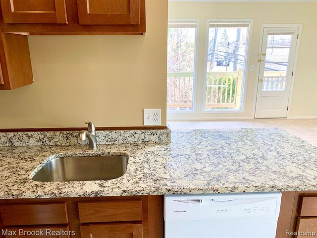 156 N Worth 2S, Birmingham, MI 48009