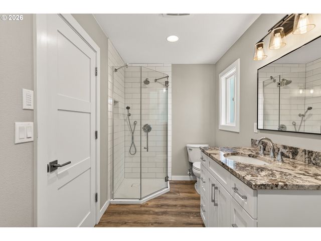 737 Ne 18TH St, Mc Minnville, OR 97128