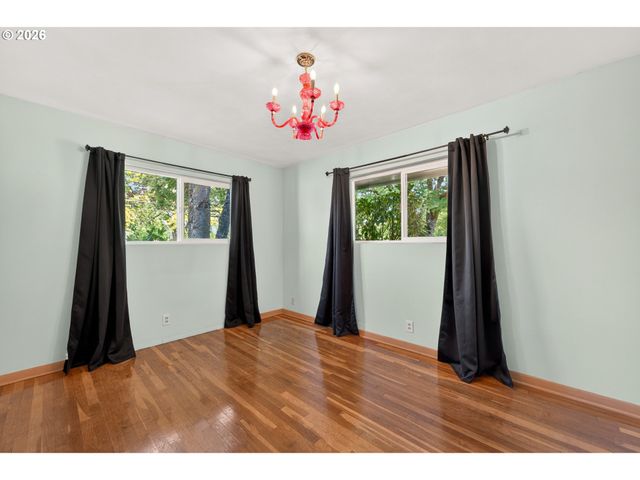 737 Ne 18TH St, Mc Minnville, OR 97128