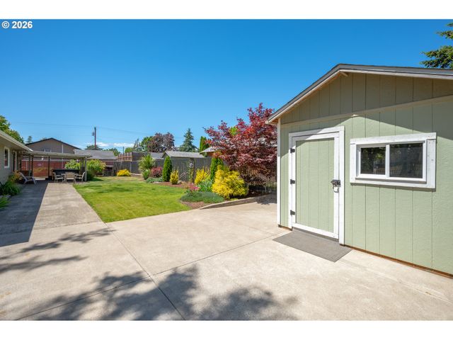 737 Ne 18TH St, Mc Minnville, OR 97128