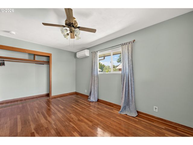 737 Ne 18TH St, Mc Minnville, OR 97128