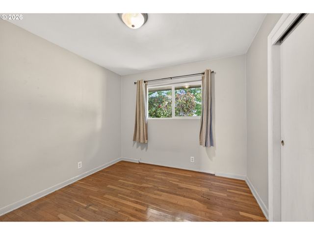 737 Ne 18TH St, Mc Minnville, OR 97128