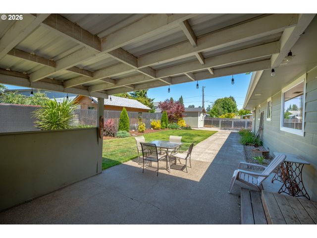 737 Ne 18TH St, Mc Minnville, OR 97128