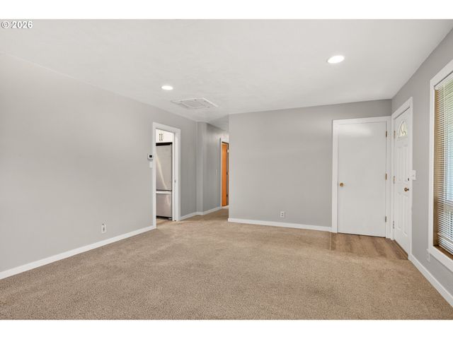 737 Ne 18TH St, Mc Minnville, OR 97128