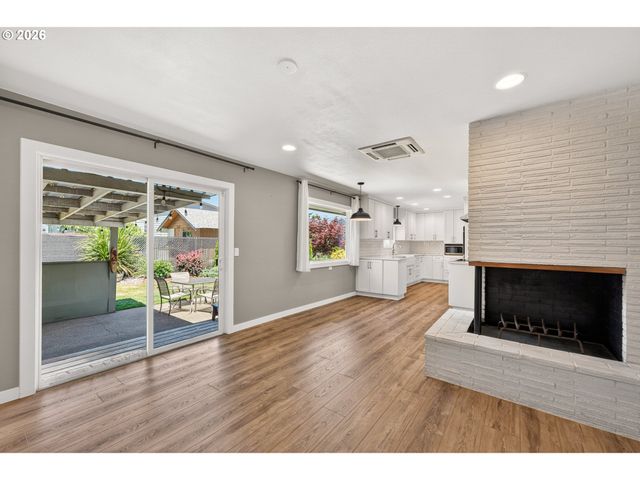737 Ne 18TH St, Mc Minnville, OR 97128