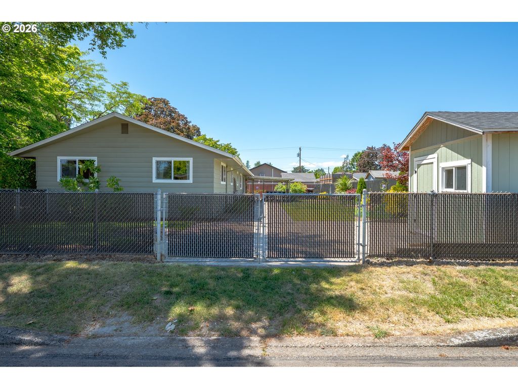 Image 28 of property listing at 737 Ne 18TH St, Mc Minnville, OR 97128
