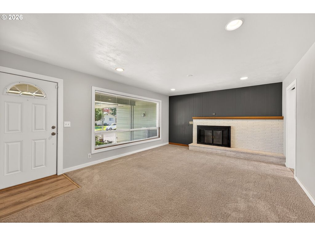 Image 3 of property listing at 737 Ne 18TH St, Mc Minnville, OR 97128