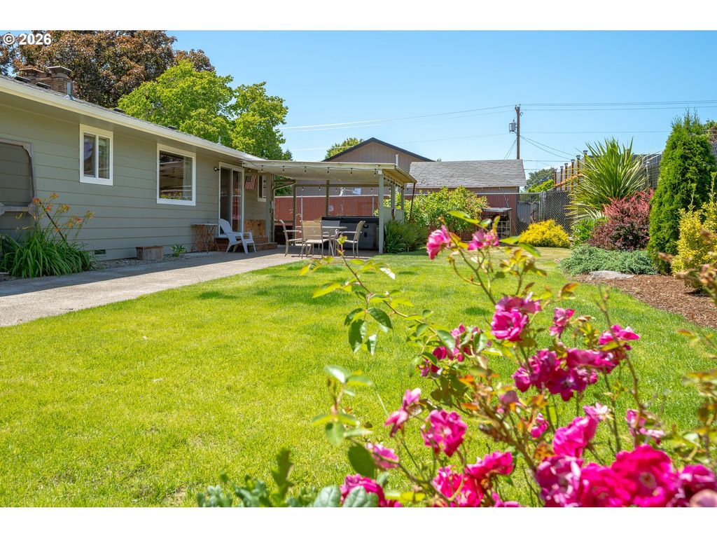 Image 34 of property listing at 737 Ne 18TH St, Mc Minnville, OR 97128