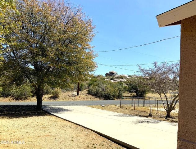 22870 S LAKEWOOD Court, Yarnell, AZ 85362