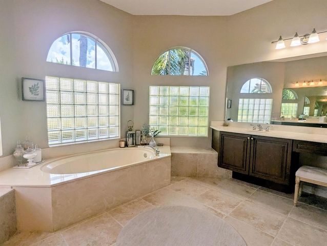 10640 Oak Meadow Lane, Lake Worth, FL 33449