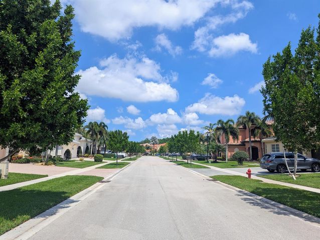 10640 Oak Meadow Lane, Lake Worth, FL 33449