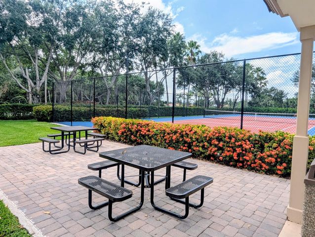 10640 Oak Meadow Lane, Lake Worth, FL 33449