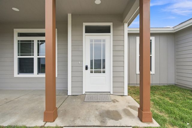 4611 Wisteria Way, Manhattan, KS 66502