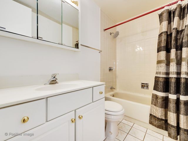 2605 S Indiana Avenue 2304, Chicago, IL 60616