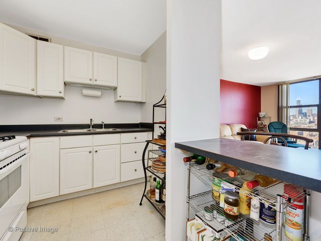 2605 S Indiana Avenue 2304, Chicago, IL 60616
