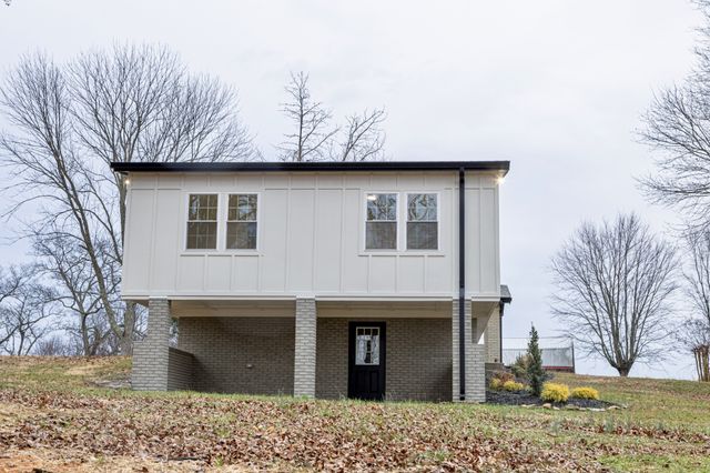 1877 Airport Lake Rd, Mcminnville, TN 37110