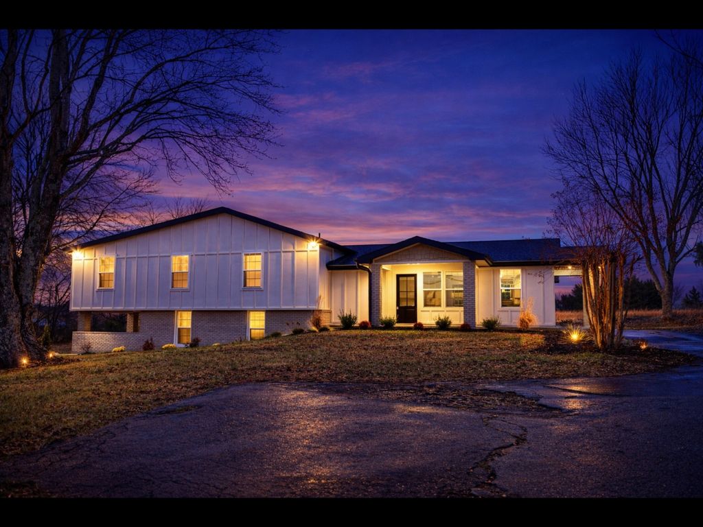 1877 Airport Lake Rd, Mcminnville, TN 37110