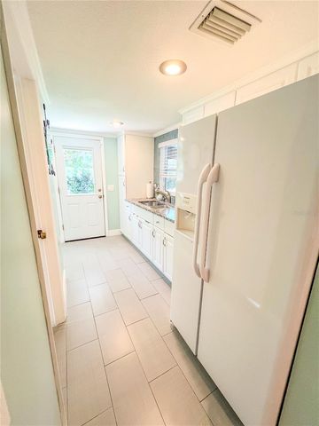 33 N HAMPTON AVENUE, Orlando, FL 32803