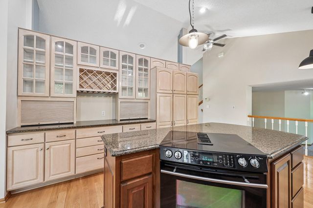 597 Viking Drive E, Little Canada, MN 55117