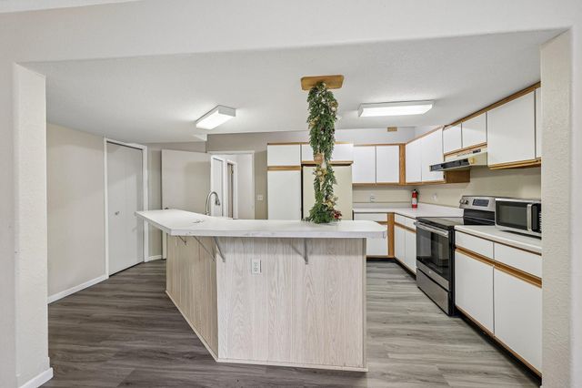 597 Viking Drive E, Little Canada, MN 55117