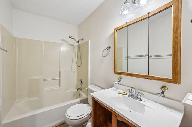 597 Viking Drive E, Little Canada, MN 55117