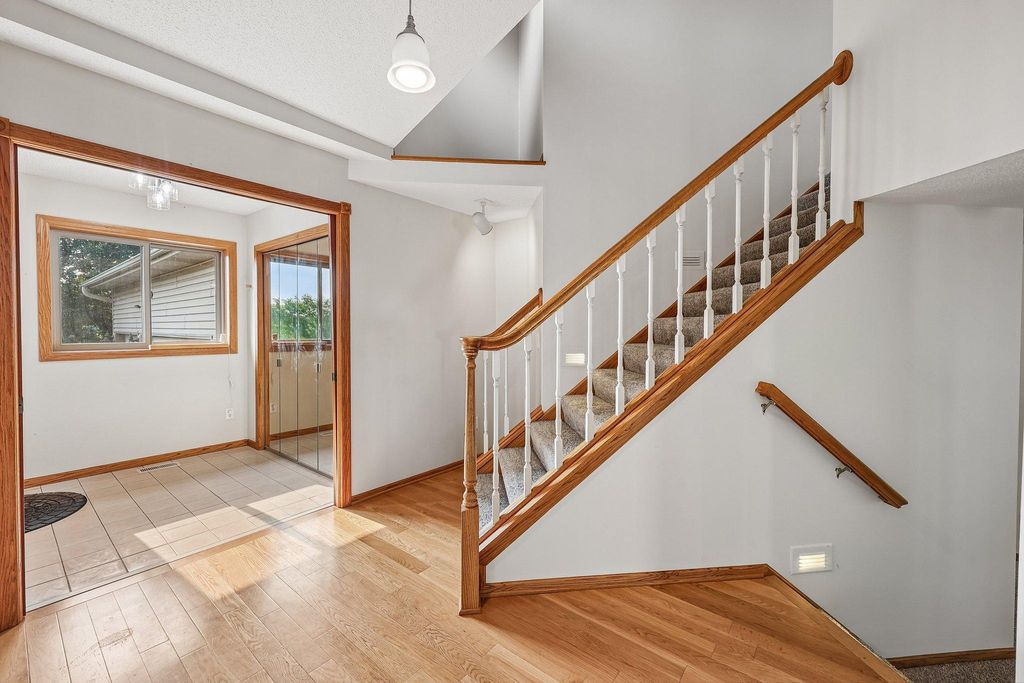 597 Viking Drive E, Little Canada, MN 55117 — photo 4