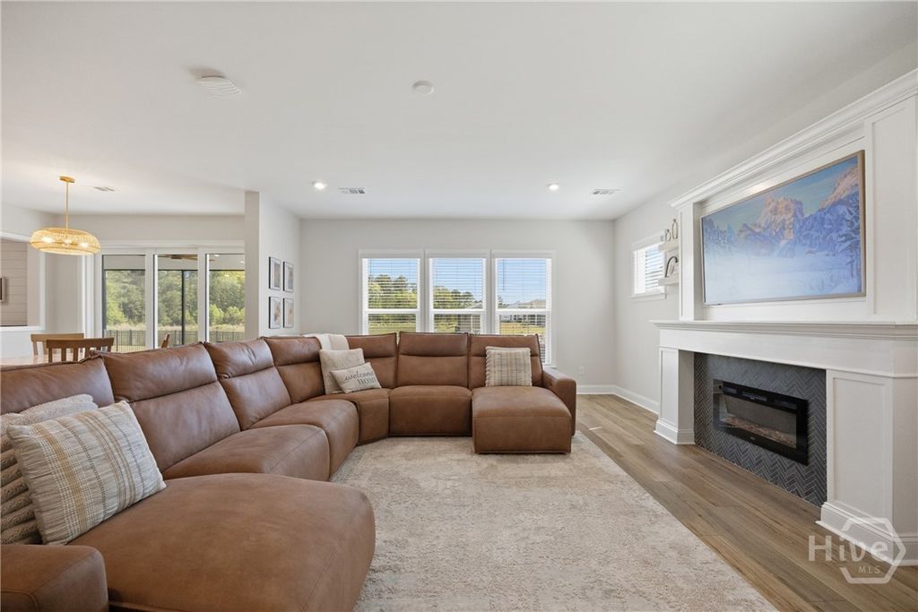 Image 18 of property listing at 268 Heron Creek Drive, Richmond Hill, GA 31324