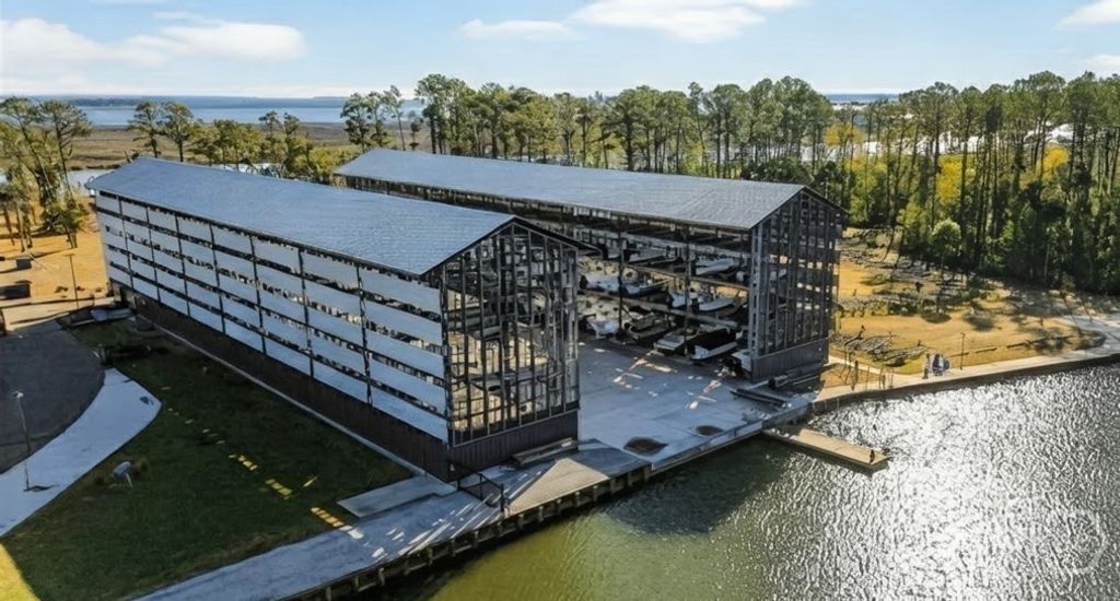 Image 71 of property listing at 268 Heron Creek Drive, Richmond Hill, GA 31324