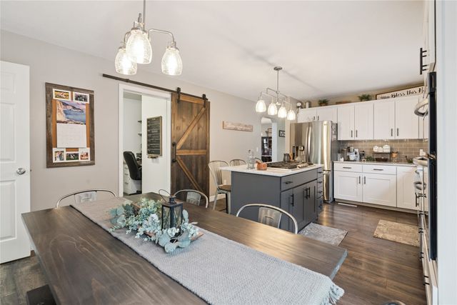 708 S Veverka Drive, Prairie City, IA 50228