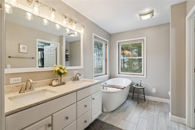 708 S Veverka Drive, Prairie City, IA 50228