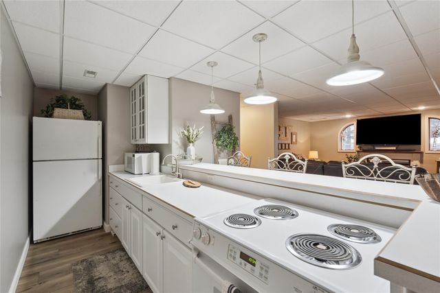 708 S Veverka Drive, Prairie City, IA 50228