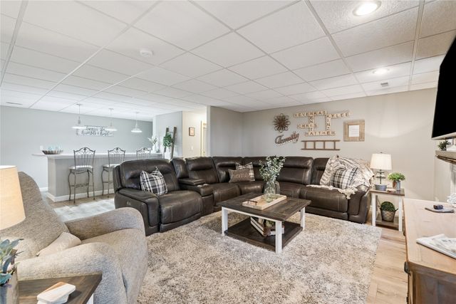 708 S Veverka Drive, Prairie City, IA 50228