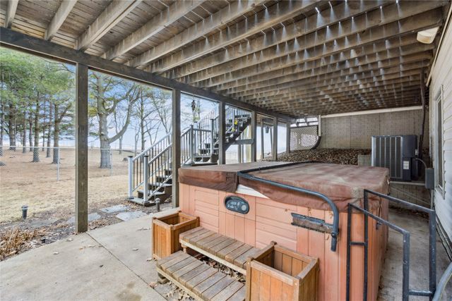 708 S Veverka Drive, Prairie City, IA 50228