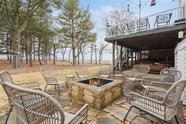 708 S Veverka Drive, Prairie City, IA 50228